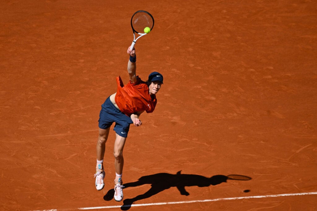 Sinner domina Zverev e vola in finale a Montecarlo: sfida decisiva con Alcaraz per titolo e ranking