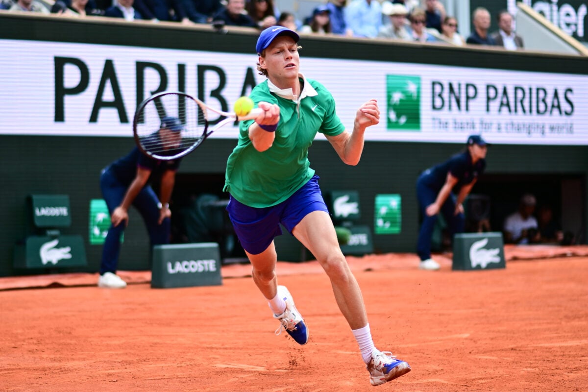 Jannik Sinner vola in finale agli Internazionali d’Italia: battuto Medvedev in tre set, ora la sfida con Ruud