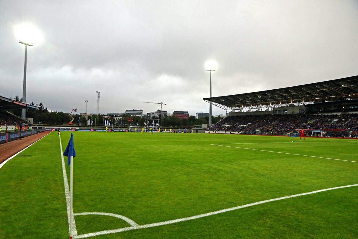 Laugardalsvollur Stadion, Islanda