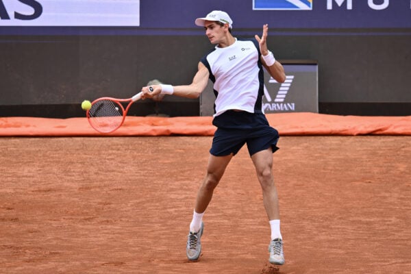 ATP Umago 2026, Cobolli eliminato all’esordio: Arnaldi vola ai quarti di finale