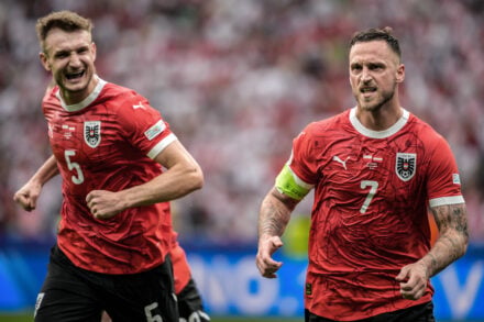 Austria debutta con un tris: 3-1 alla Giordania, primo gol storico in Coppa del Mondo