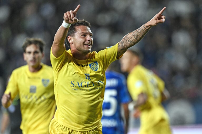 Carrarese, doppio colpo con la Juventus: Melegoni ceduto a titolo definitivo, Cudrig in prestito fino al 2027