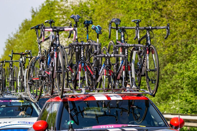 Giro d’Italia 2026, Ballerini trionfa a Napoli: prima gioia italiana, Eulalio conserva la maglia rosa